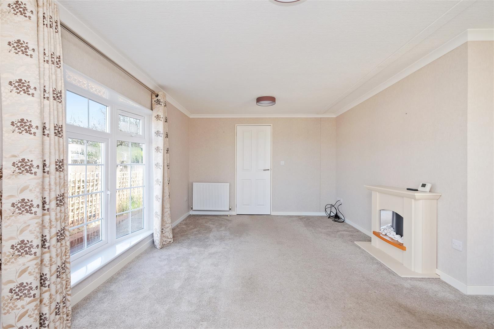 2 Bed, 2 Bath Property For Sale in Woodlands Estate, Blean, CT2 9JN